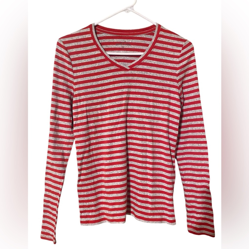Eddie Bauer Lot Of 4 Long Sleeve Shirts Womens Medium V-Neck Minimalist Comfort - Picture 2 of 16